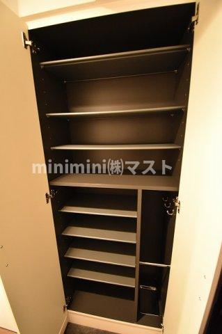 プレサンス梅田東ディアロの玄関