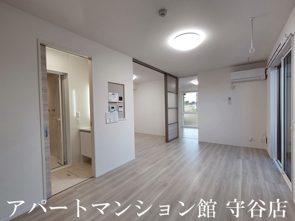 E’clat（エクラ）の居間・リビング