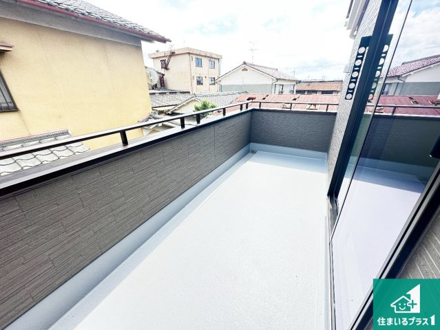 桜井市粟殿　第12期　新築一戸建てのバルコニー|日当たりのよいバルコニー！お部屋が開放的に！