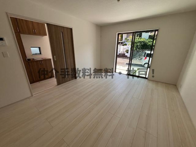 【居間・リビング】 | 神戸市須磨区禅昌寺町1丁目　新築戸建2号棟　仲介手数料無料！ | ゆったりとしたリビングです