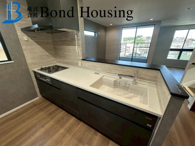 「お車並列2台可」「眺望良好」 南多聞台 限定1棟のキッチン