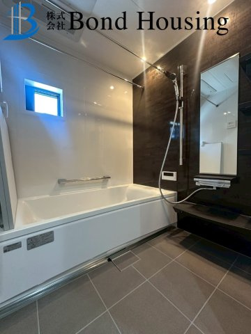 「お車並列2台可」「眺望良好」 南多聞台 限定1棟の浴室