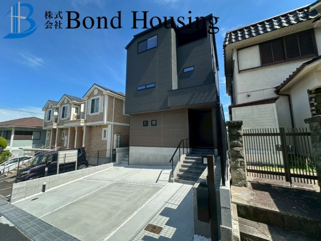 「お車並列2台可」「眺望良好」 南多聞台 限定1棟の前面道路含む現地写真