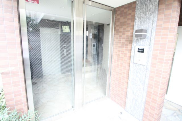 アトール永和のエントランス