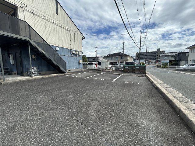 インペリアル　C棟の駐車場