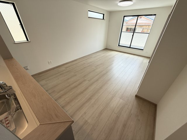 東区菩提町2丁　新築一戸建ての居間・リビング