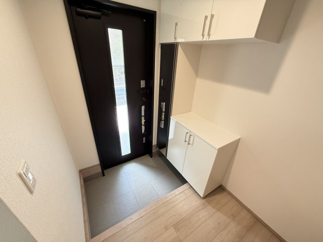 東区菩提町2丁　新築一戸建ての玄関