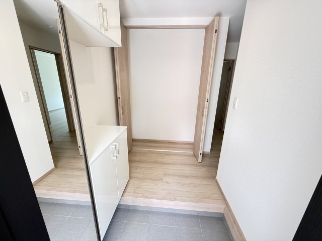 東区菩提町2丁　新築一戸建ての玄関