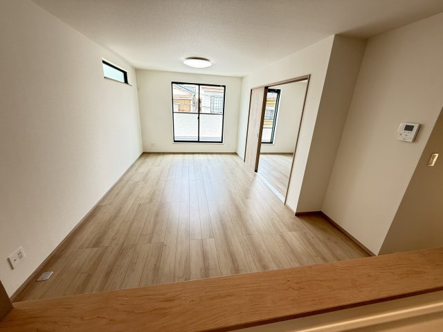 東区菩提町2丁　新築一戸建ての居間・リビング