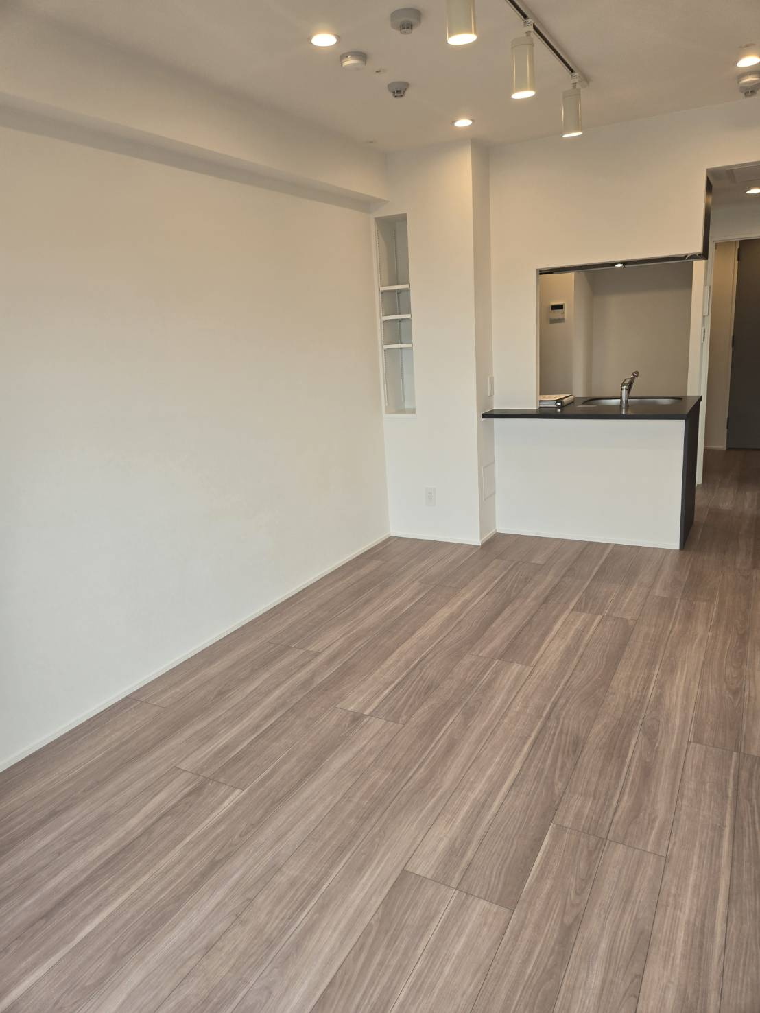 オープンブルーム入谷Eastの居間・リビング