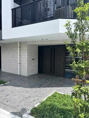 オープンブルーム入谷Eastのエントランス