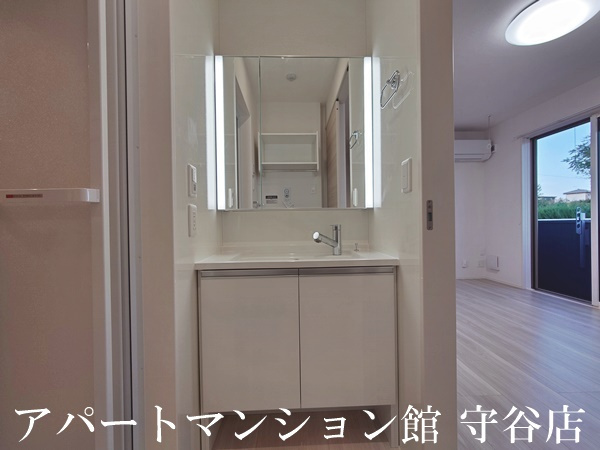 E’clat（エクラ）の独立洗面台