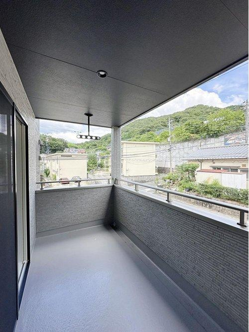 海田町国信2丁目 No.1のバルコニー|ルーフインナーバルコニー☆
しっかりと屋根があるので急なお天気の変化も安心です♪