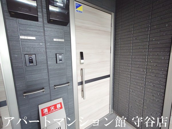 E’clat（エクラ）の玄関