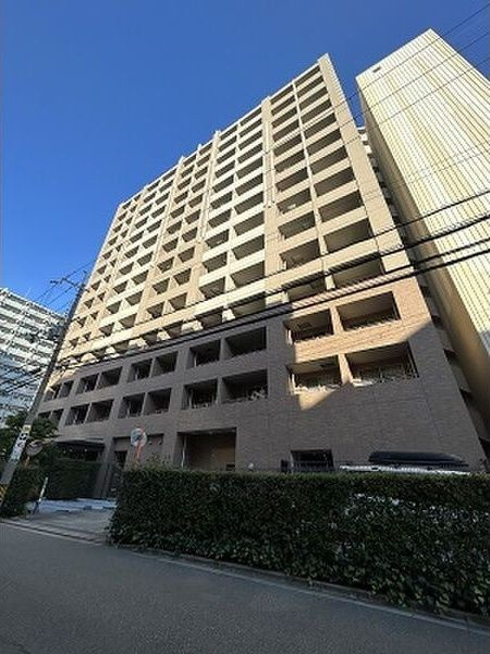 アビティ江坂(旧パークアクシス江坂広芝町)の外観