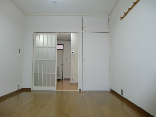 リバーサイドの洋室