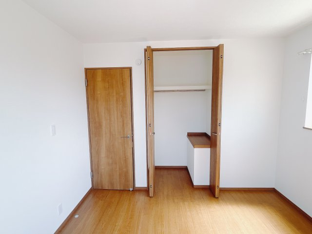 【新築戸建】高崎市浜尻町4期の洋室|お部屋ぜんぶが＼ 趣味部屋 ／も実現します！想像しただけでもワクワクが止まりませんね♪大好きなものに囲まれながら贅沢な休日をお過ごしください♪