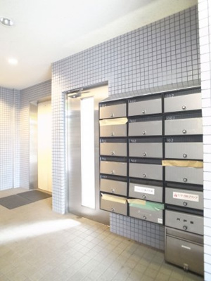 【その他共用部分】 | MOMO12千葉中央 | 集合ポストはエントランスに。