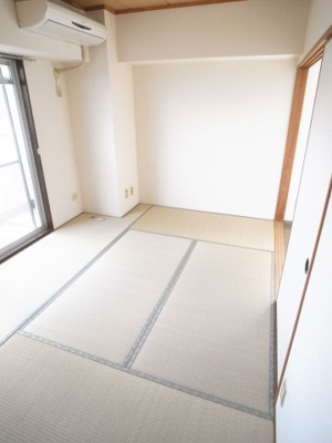 【寝室】 | MOMO12千葉中央 | 和室も1部屋あると助かりますね。