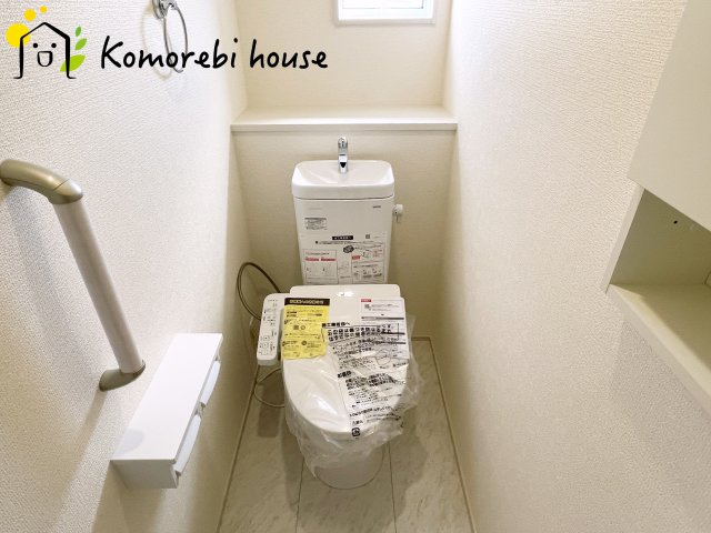 北本市西高尾2丁目　新築一戸建て　ブルーミングガーデン　02のトイレ|コンパクトで使いやすいトイレです