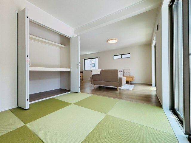 ダイマルタウン　大垣市寿町第１　全５区画分譲の和室|一室あると便利な和室は、ご来客時はもちろん、お子様のお昼寝や遊び場、寝室としてもご利用いただけます。（※家具等配置イメージ）