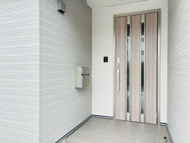 ダイマルタウン　大垣市寿町第１　全５区画分譲の玄関|玄関ドアの鍵はディンプルキーと内側はサムターンキーになっており防犯性の高い仕様になっています。