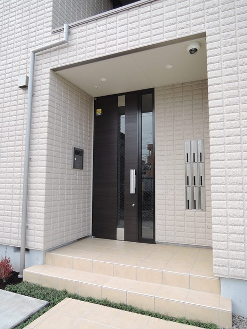 Ｔｈｅ　ＣｅｄａｒＢｅｌｌ　ザ　セダベルのエントランス|★オートロック共用玄関★