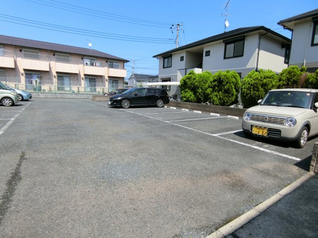 ラ・インテラ・パスＢの駐車場