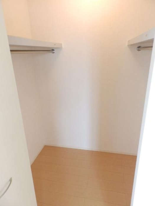 Rakura・ATAGOの収納|ウォークインクローゼット