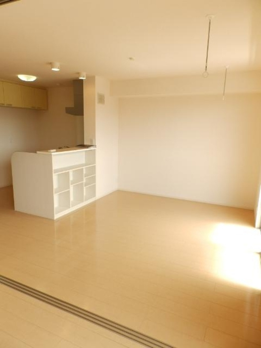 Rakura・ATAGOの居間・リビング|１２帖ＬＤＫ