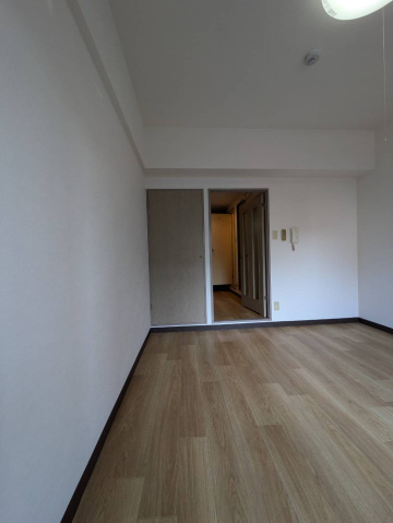 レジャンデールⅡの洋室|明るい洋室です