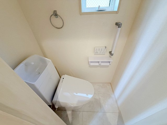 岸和田市今木町2期　新築一戸建のトイレ