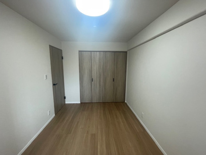 【洋室】サーパス慶万第２ 