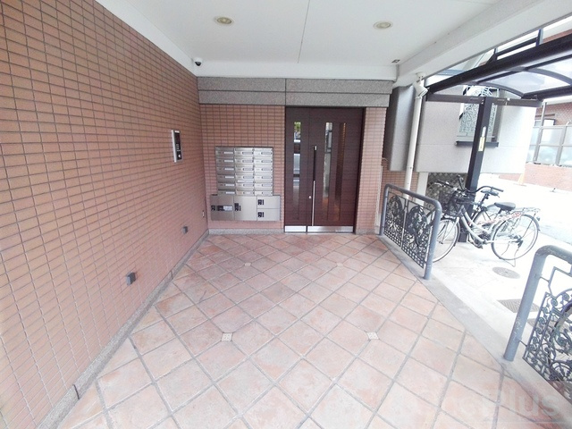 オズコート神戸本山のエントランス