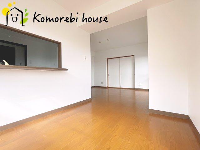 グラン・ドムール北上尾の居間・リビング|こちらのリビングで趣味の時間をお楽しみください