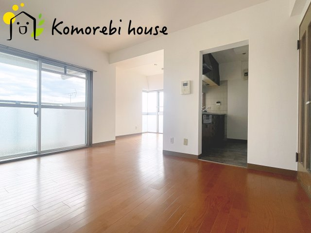 グラン・ドムール北上尾の居間・リビング|使いやすい居間です