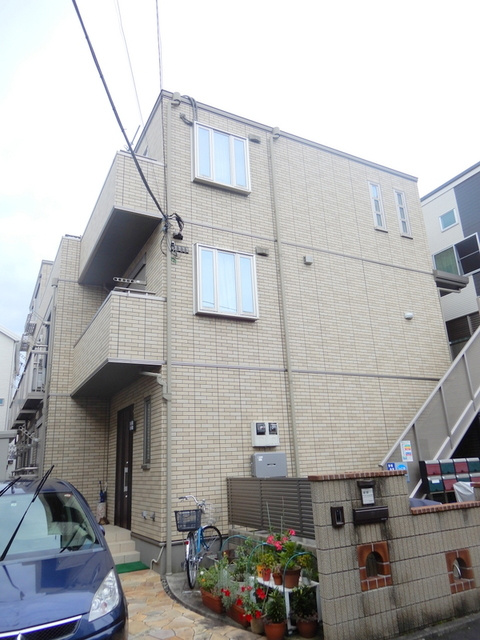 川崎市中原区木月伊勢町のアパートの外観