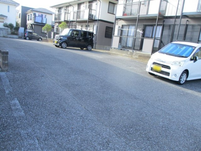 ヴィラフォーレＣの駐車場