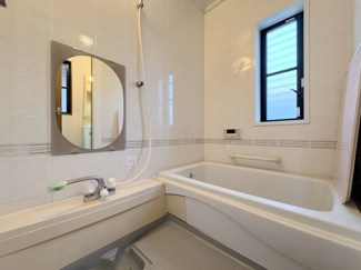 【浴室】 | 門真市月出町　戸建 | 清潔なお風呂場です！