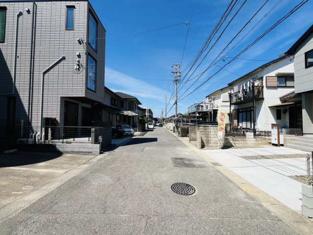 東海市中央町6丁目65-3『仲介手数料無料』新築戸建ての前面道路含む現地写真