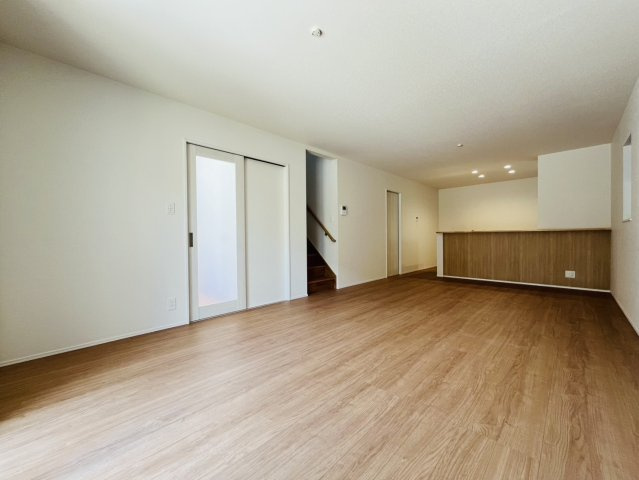 東海市中央町6丁目65-3『仲介手数料無料』新築戸建ての居間・リビング