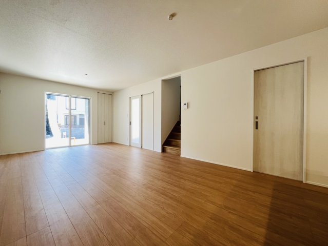 東海市中央町6丁目65-3『仲介手数料無料』新築戸建ての居間・リビング