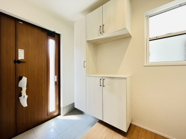 東海市中央町6丁目65-3『仲介手数料無料』新築戸建ての玄関