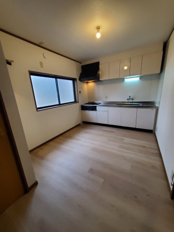 東大阪市長栄寺　中古戸建のキッチン