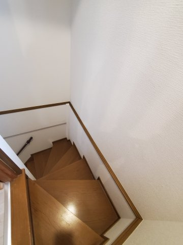 東大阪市長栄寺　中古戸建のその他|階段