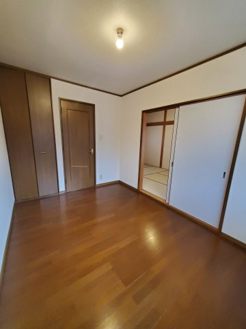 東大阪市長栄寺　中古戸建の洋室|３階洋室