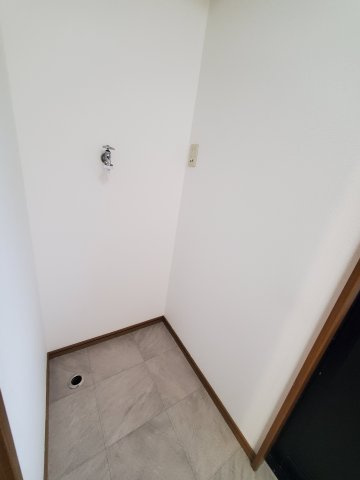 東大阪市長栄寺　中古戸建のランドリースペース