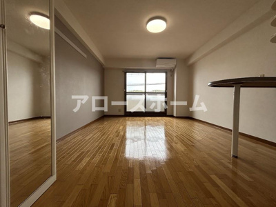 【居間・リビング】 | リバーサイド岡田