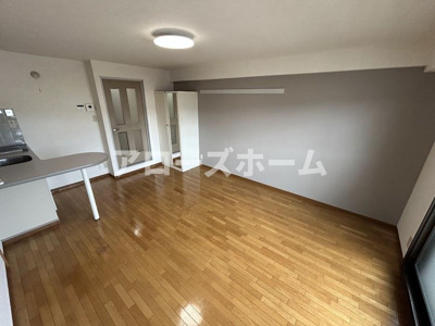 【洋室】 | リバーサイド岡田