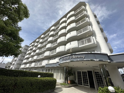 【外観】 | サングレール・フェニング | 【快速停車駅です】ＪＲ阪和線「鳳」駅まで徒歩８分！毎日の通勤や通学に便利ですね♪忙しい朝や遅くなった帰宅時にも嬉しいですね！